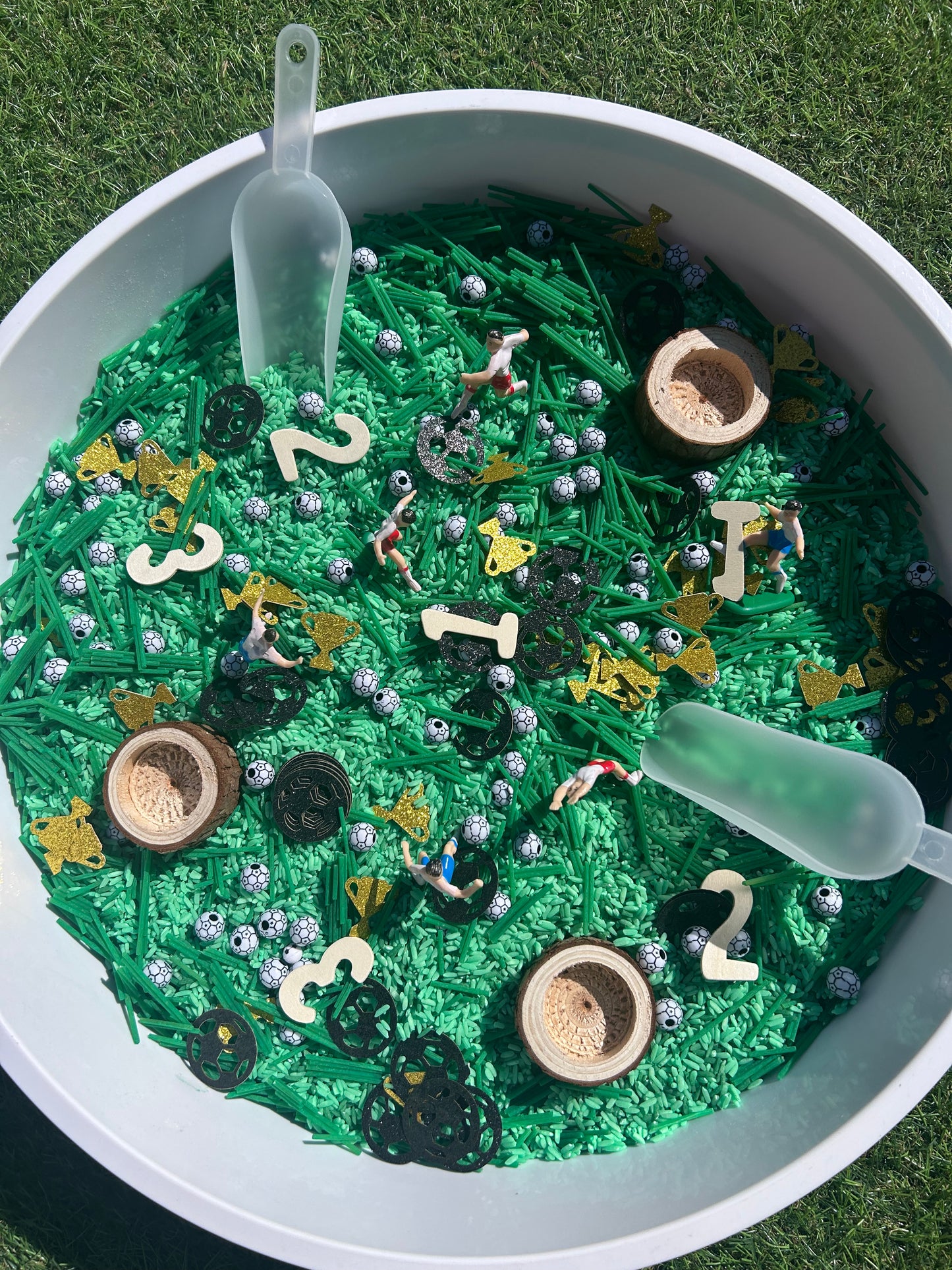 ⚽️ Discover Playdays Pour and Play football themed Sensory play mix ⚽️